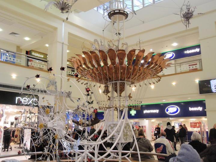 Victoria Centre Apartments In The Victoria Centre Shopping Centre - Nottingham City Centre - 24 Hour Access - Most Central Location, Kitchen - Sunday Check-Out 1Pm - Opposite Hilton By Restaurants & Shops - Outdoor Parking Cars Or Vans Five Pounds A Екстер'єр фото
