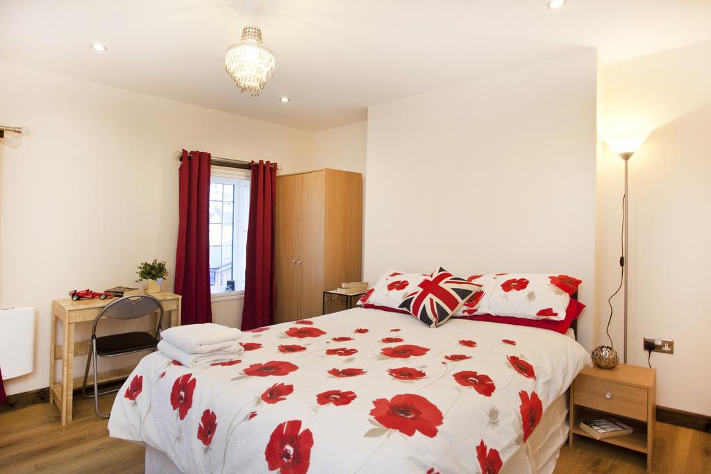 Victoria Centre Apartments In The Victoria Centre Shopping Centre - Nottingham City Centre - 24 Hour Access - Most Central Location, Kitchen - Sunday Check-Out 1Pm - Opposite Hilton By Restaurants & Shops - Outdoor Parking Cars Or Vans Five Pounds A Номер фото