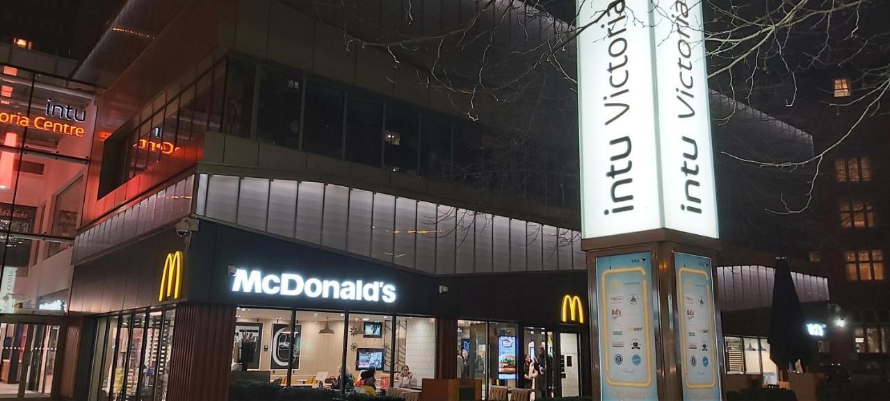Victoria Centre Apartments In The Victoria Centre Shopping Centre - Nottingham City Centre - 24 Hour Access - Most Central Location, Kitchen - Sunday Check-Out 1Pm - Opposite Hilton By Restaurants & Shops - Outdoor Parking Cars Or Vans Five Pounds A Екстер'єр фото